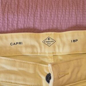St. John's Bay Yellow Capri Pants